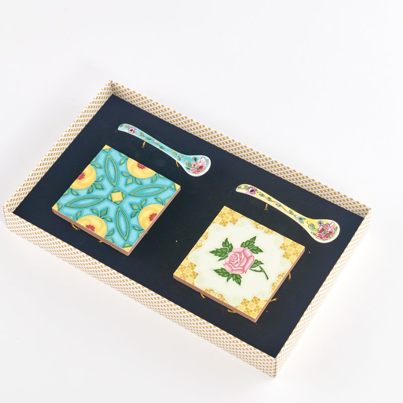 Tile and Spoon 2pcs.