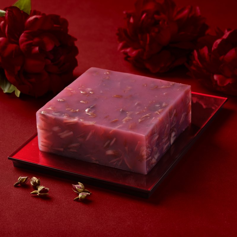 Rose-Flavoured Water Chestnut Cake