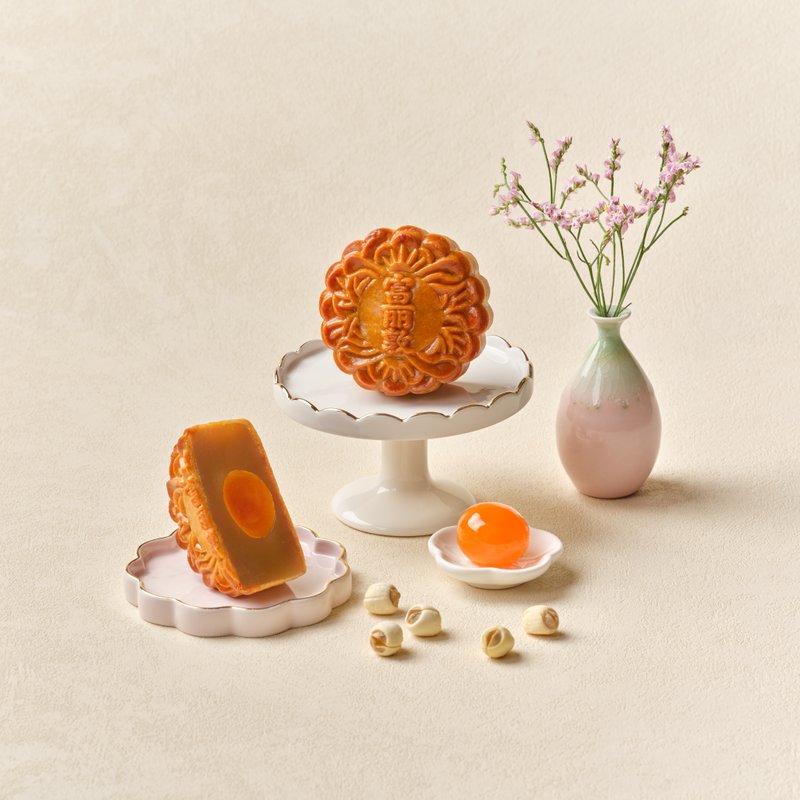 Low Sugar White Lotus Seed Paste with Single Yolk Baked Mooncakes