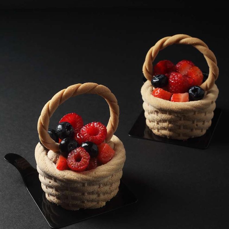 Chocolate Berries Basket (Individual)
