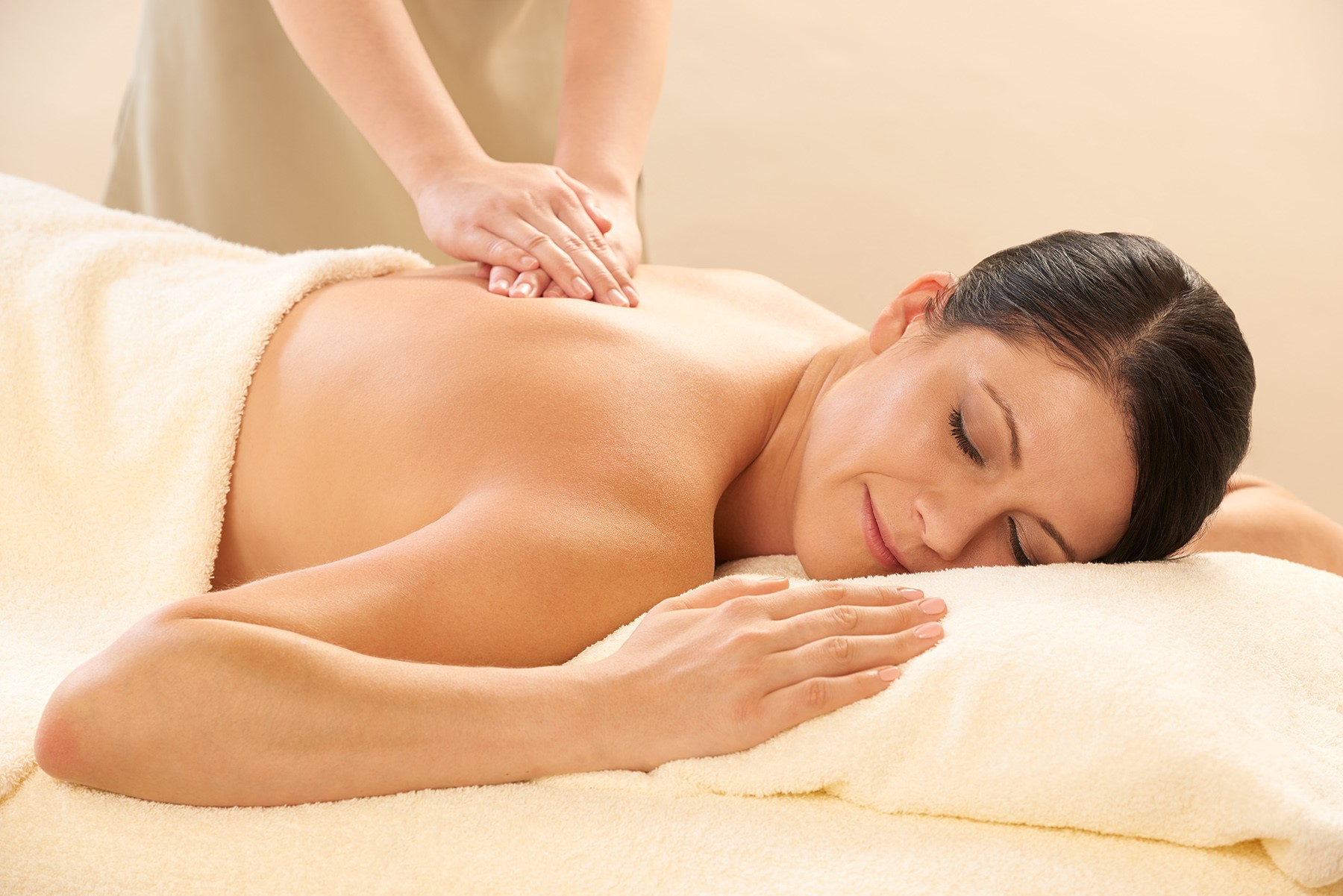 60-minute Deep Muscle Massage at The Fullerton Spa